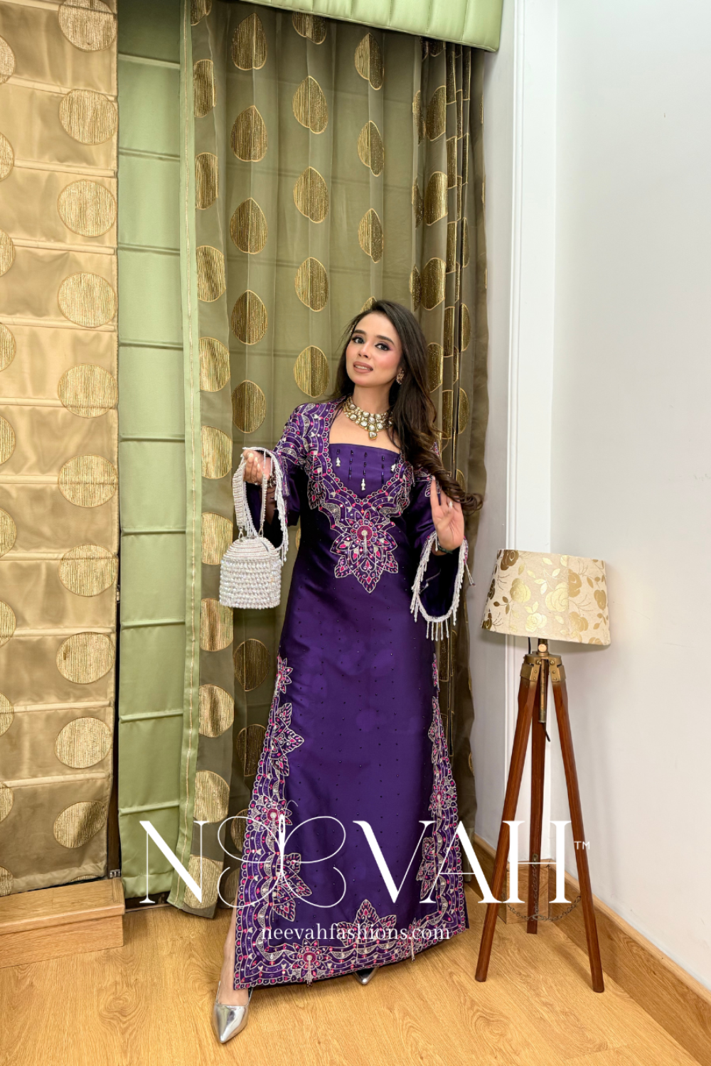 Silk kaaftaan embroidery