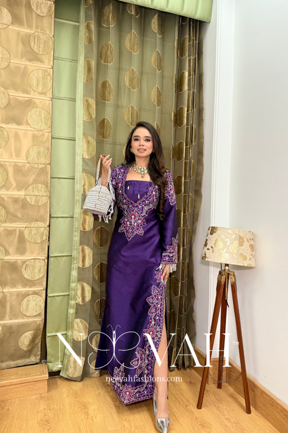Silk kaaftaan embroidery