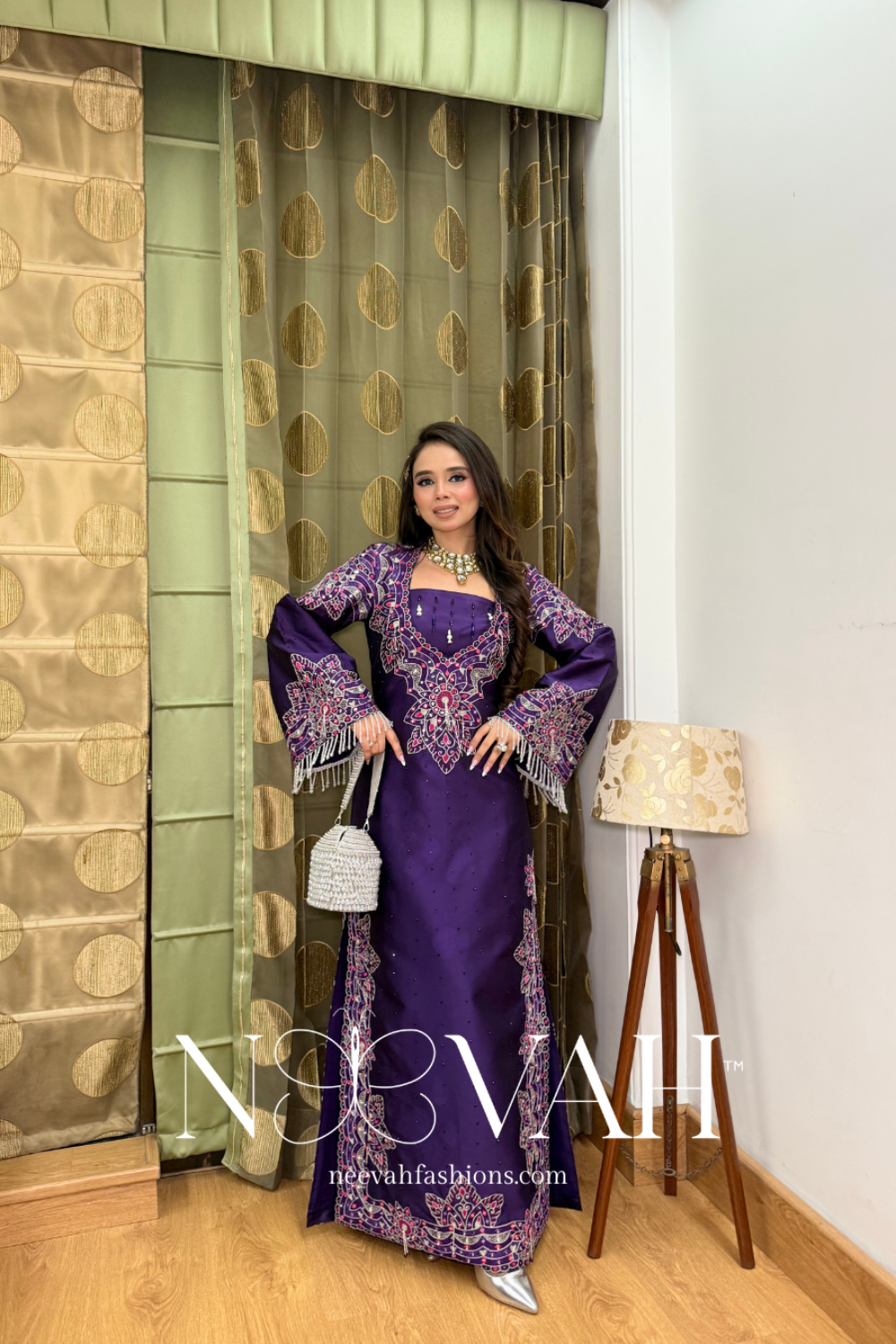 Silk kaaftaan embroidery