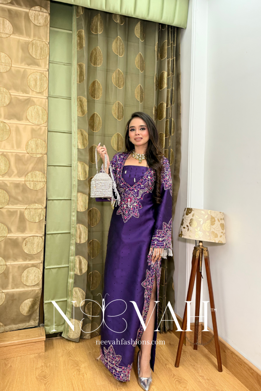 Silk kaaftaan embroidery