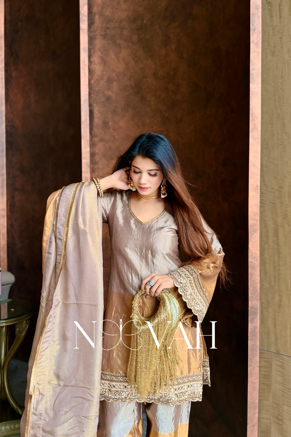 Pure tissue silk embriodered suit