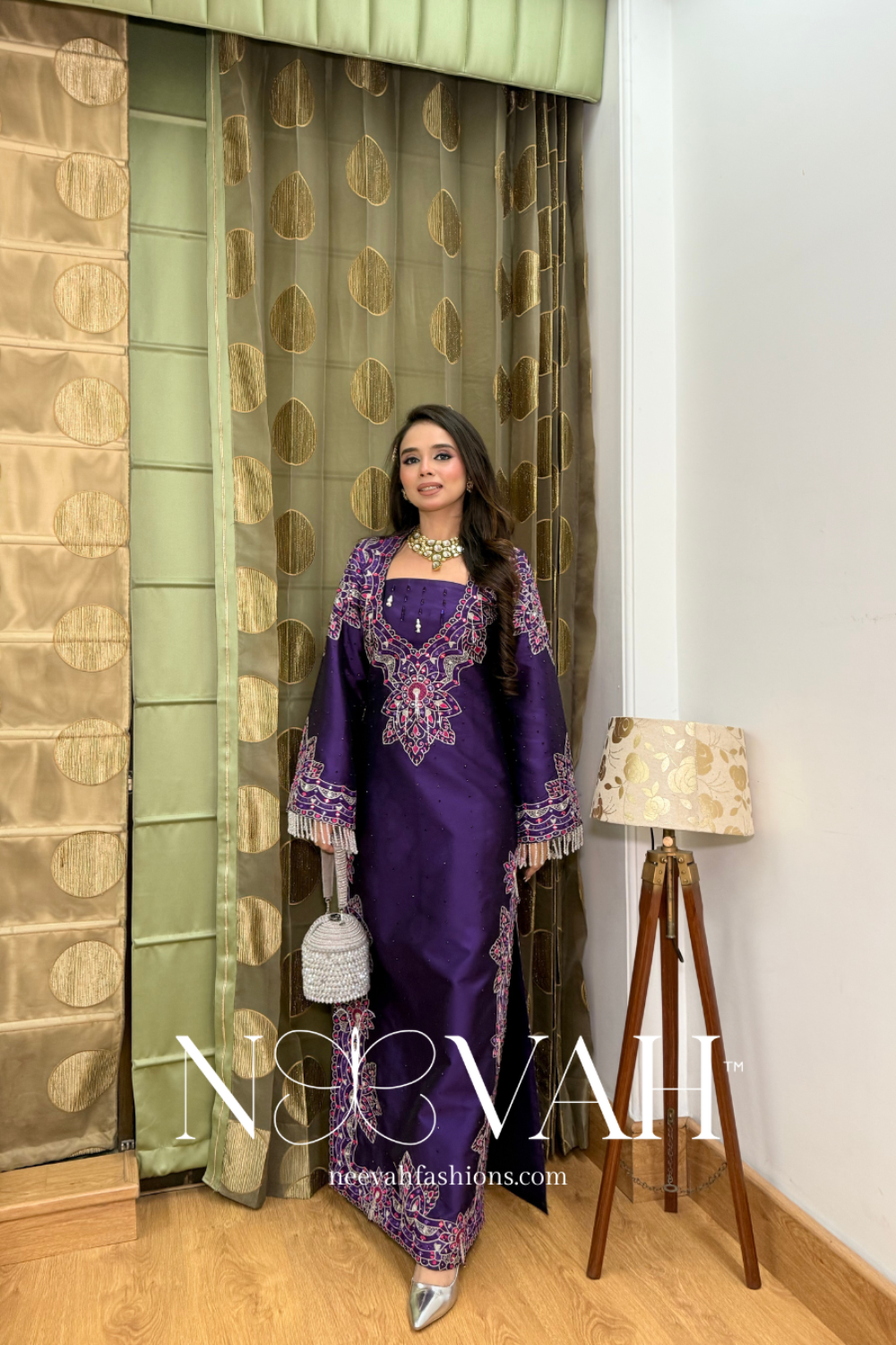 Silk kaaftaan embroidery